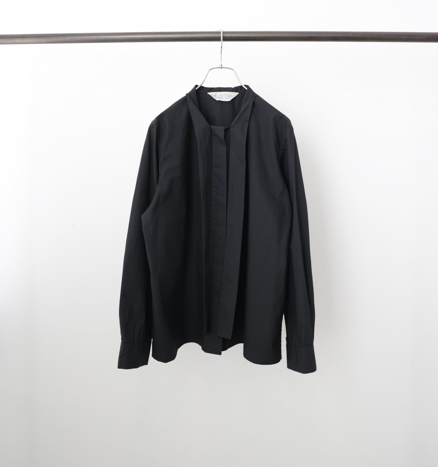 tie-neck shirt