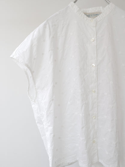 dots shirt nosleeve