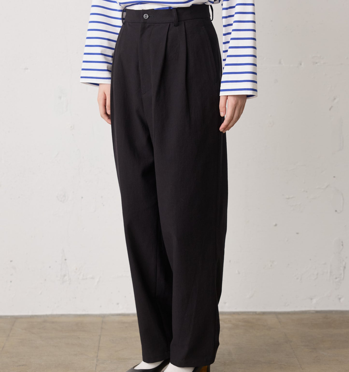 back satin 2tuck pants