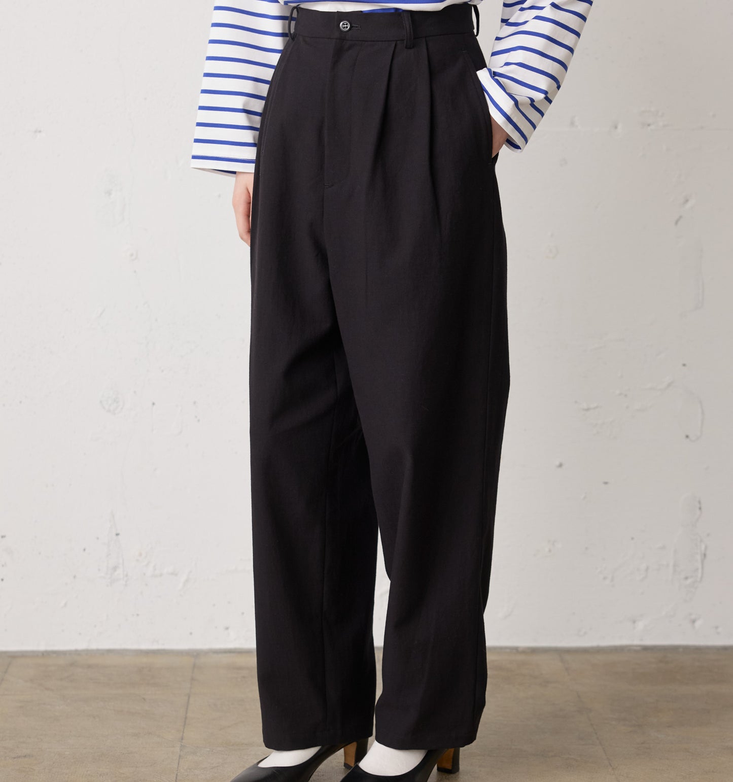 back satin 2tuck pants