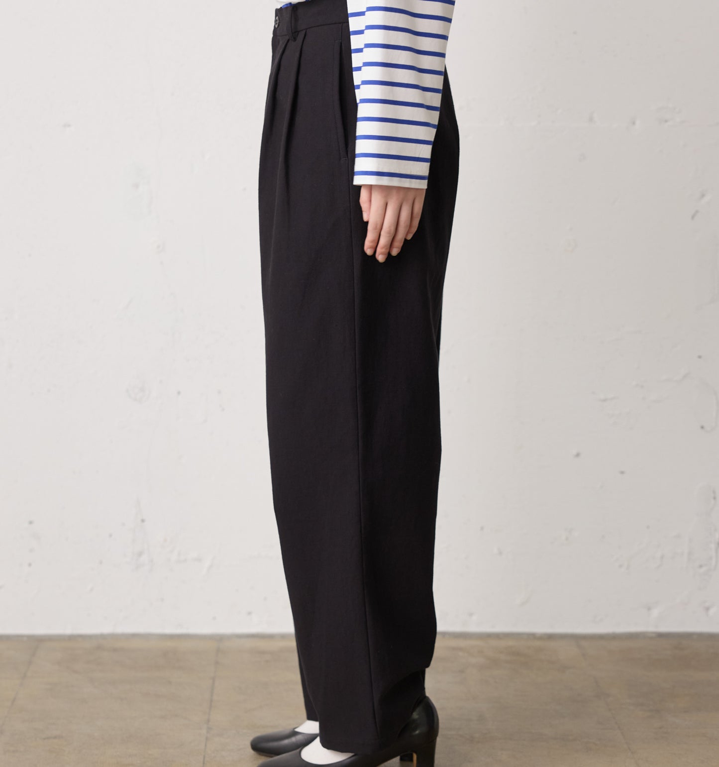 back satin 2tuck pants