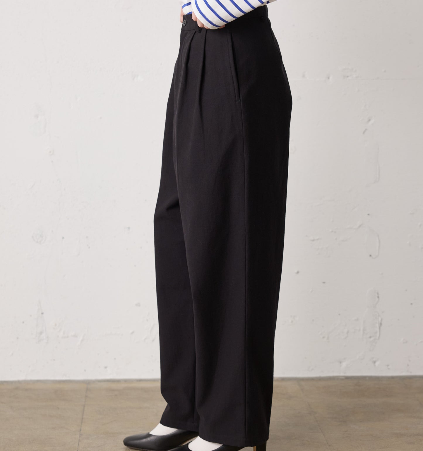 back satin 2tuck pants