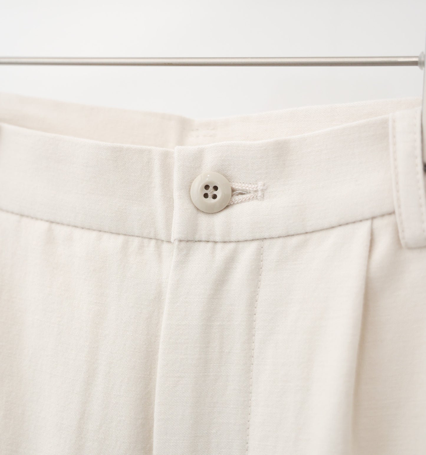 back satin 2tuck pants