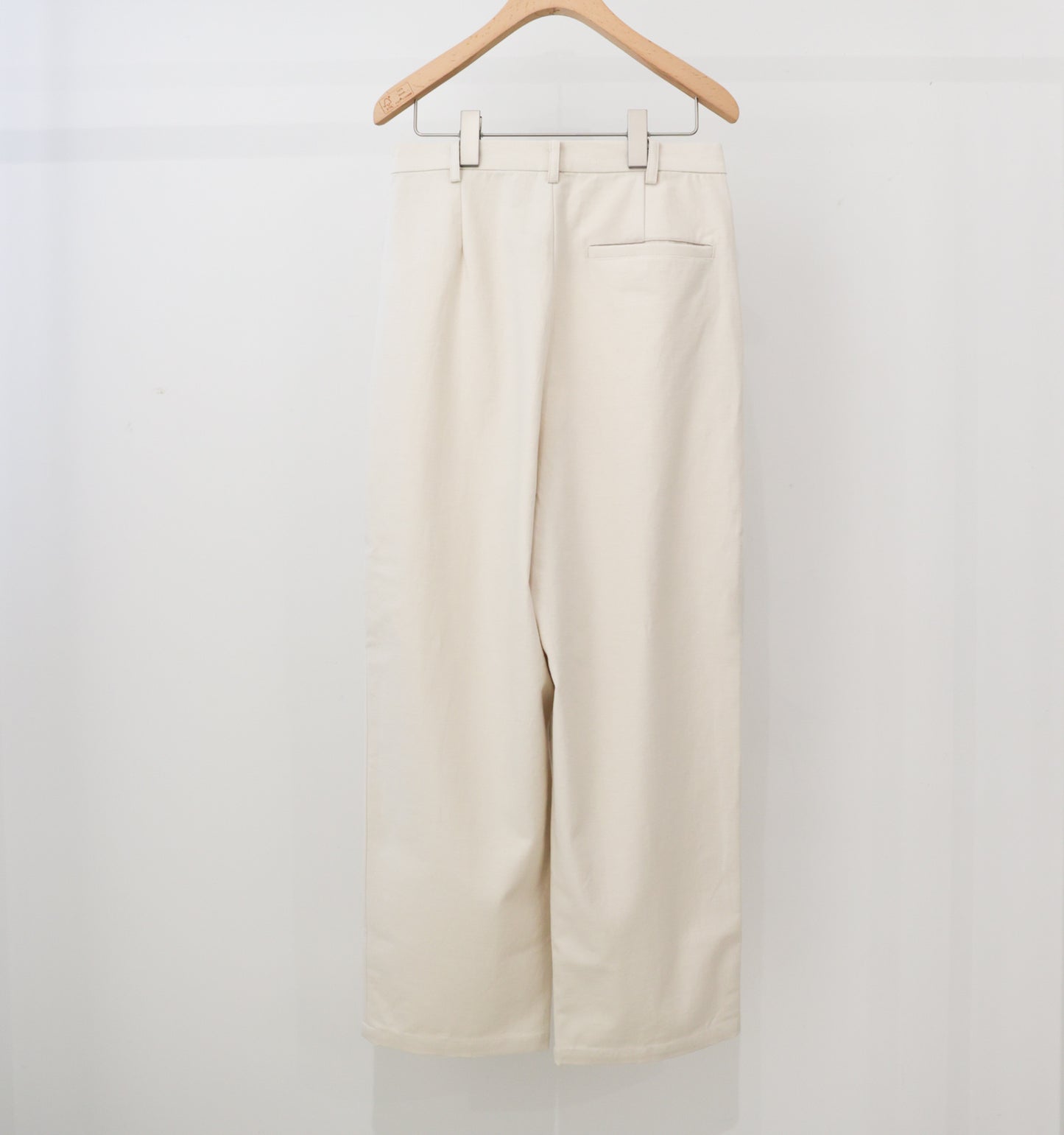 back satin 2tuck pants