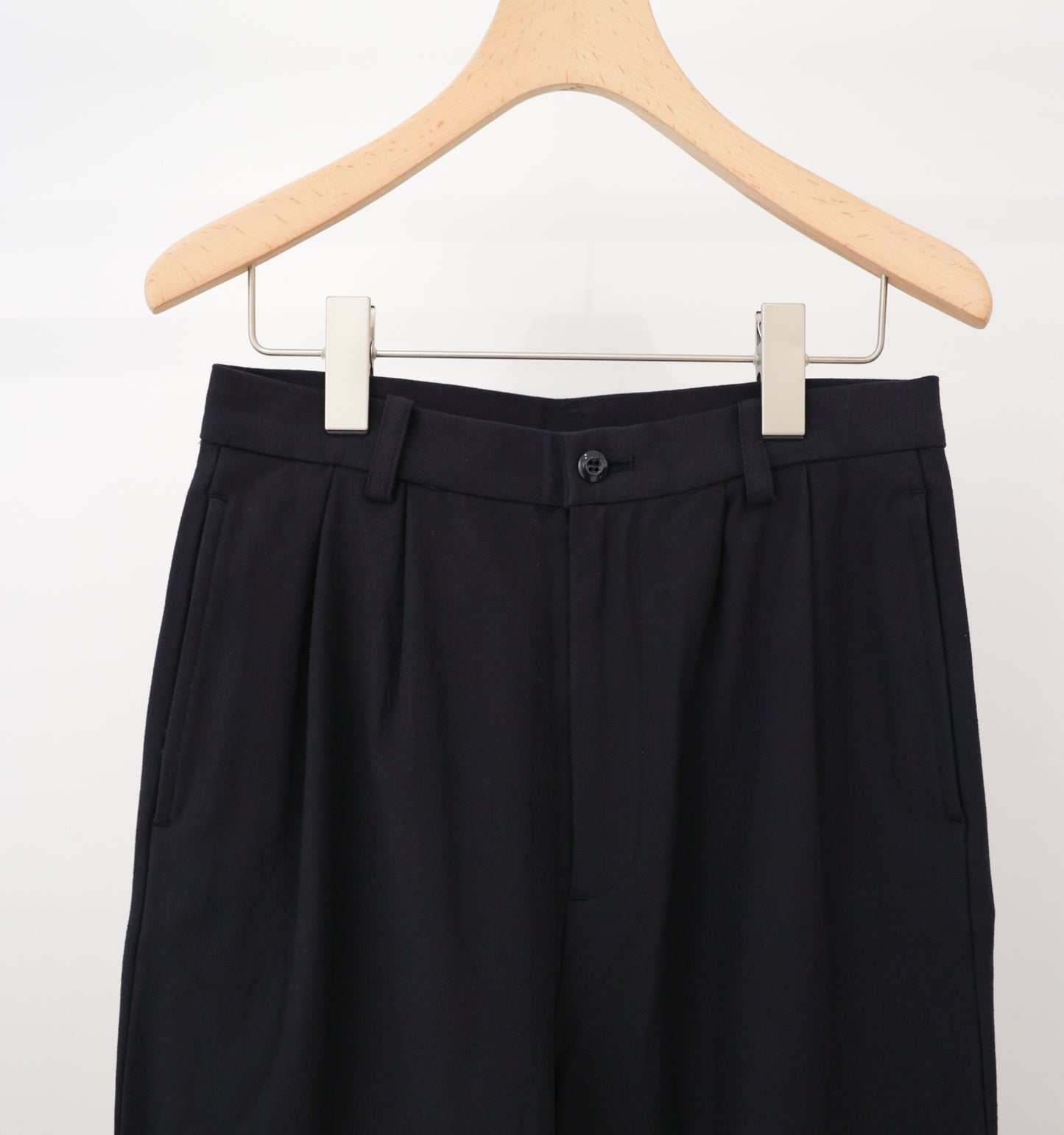back satin 2tuck pants