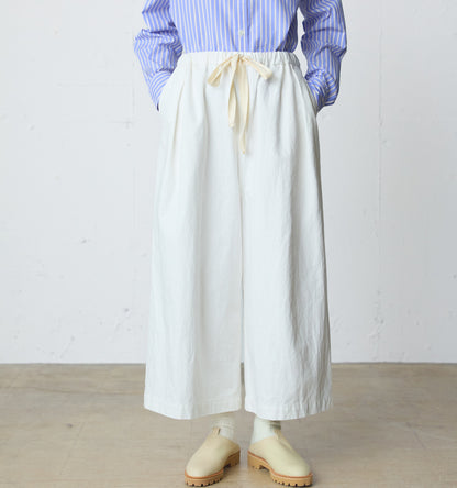 wide tuck denim