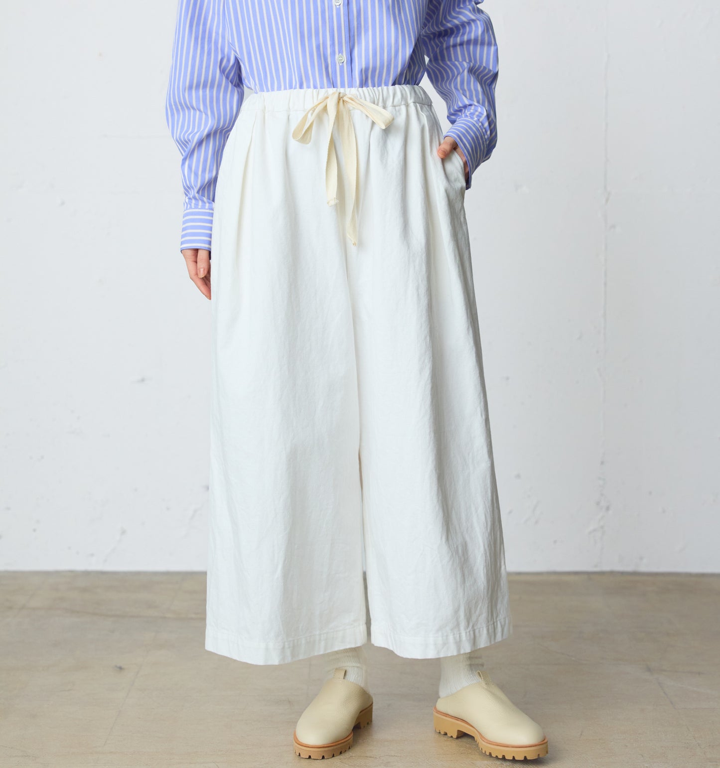 wide tuck denim