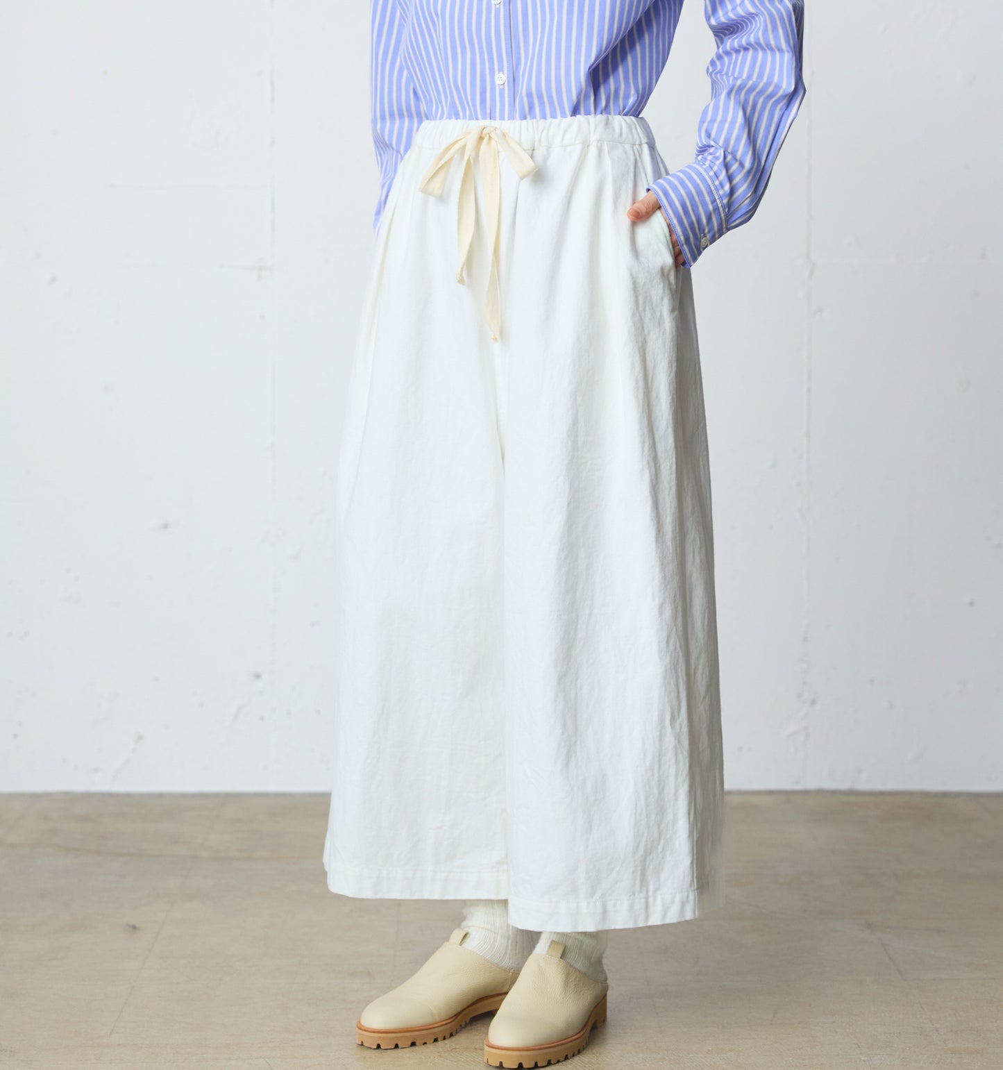 wide tuck denim