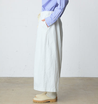 wide tuck denim