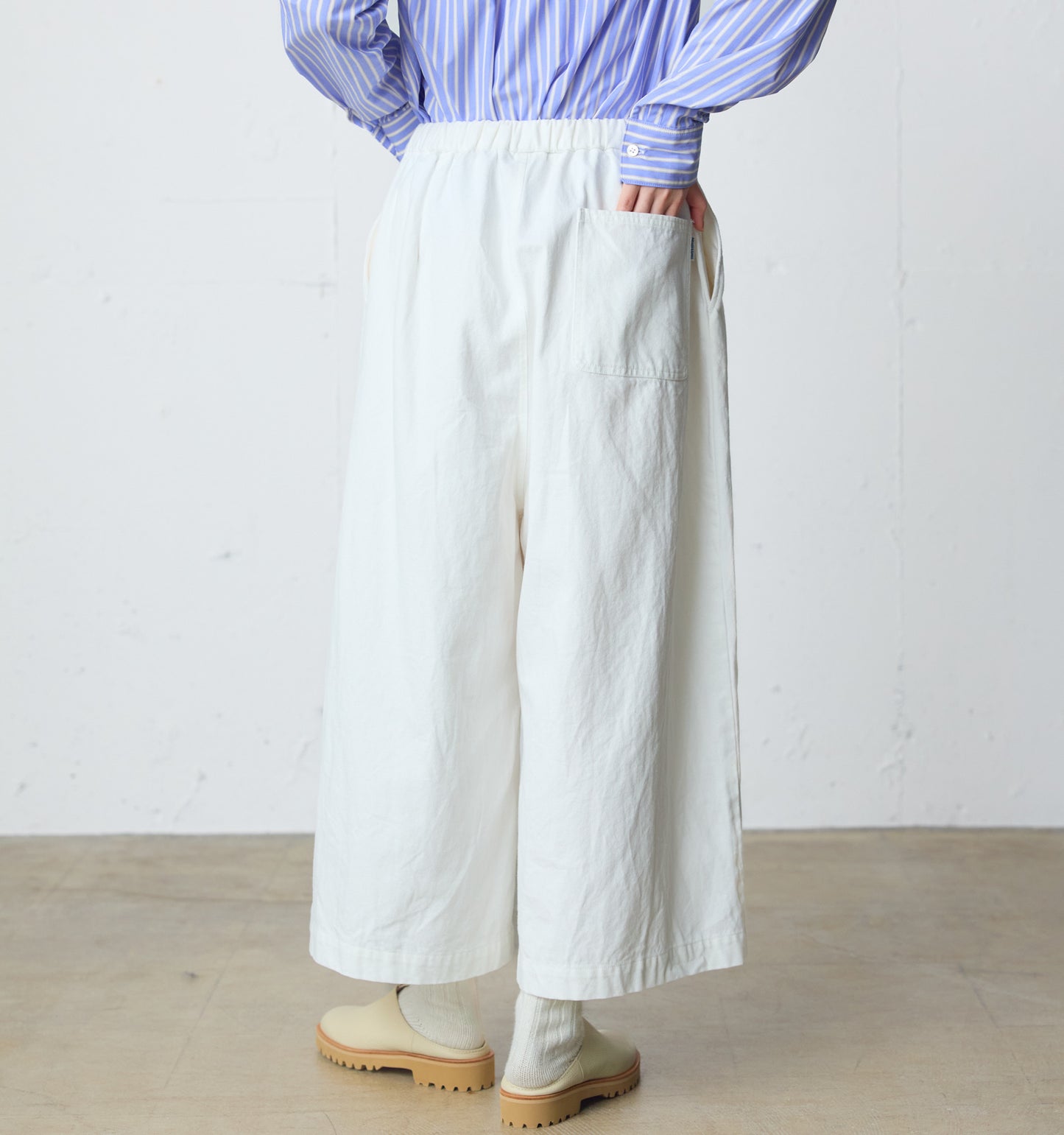 wide tuck denim