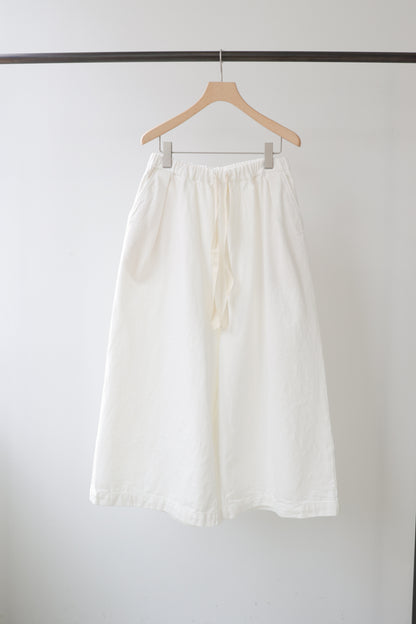 wide tuck denim