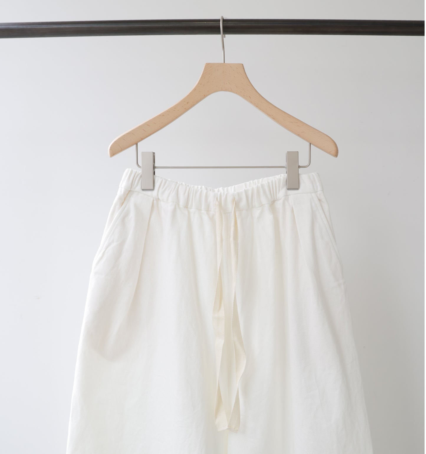 wide tuck denim