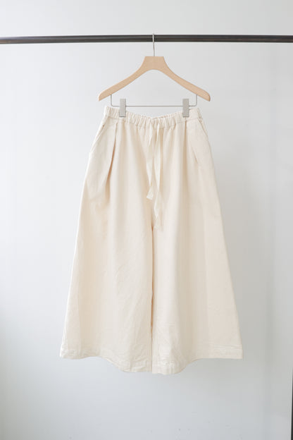 wide tuck denim