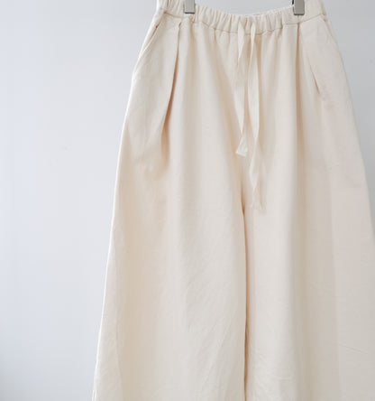 wide tuck denim