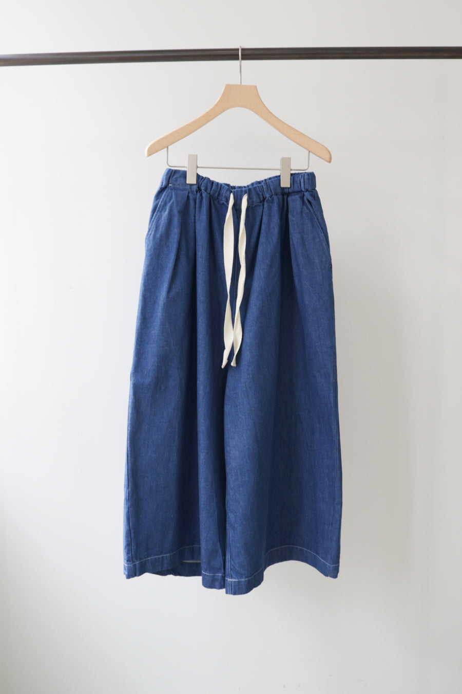 wide tuck denim