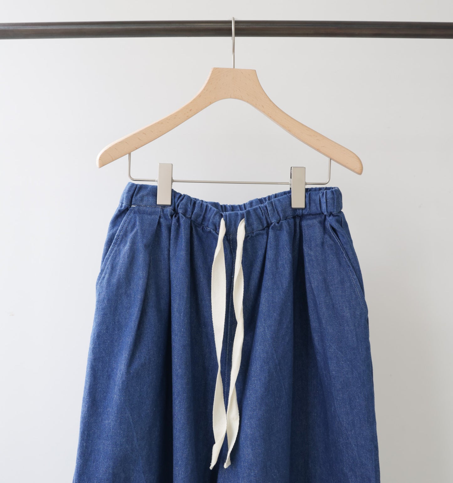 wide tuck denim