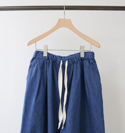 wide tuck denim
