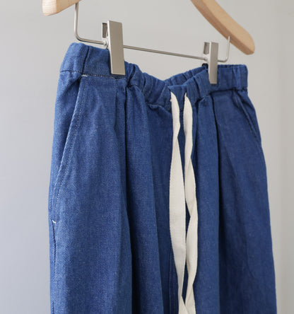 wide tuck denim