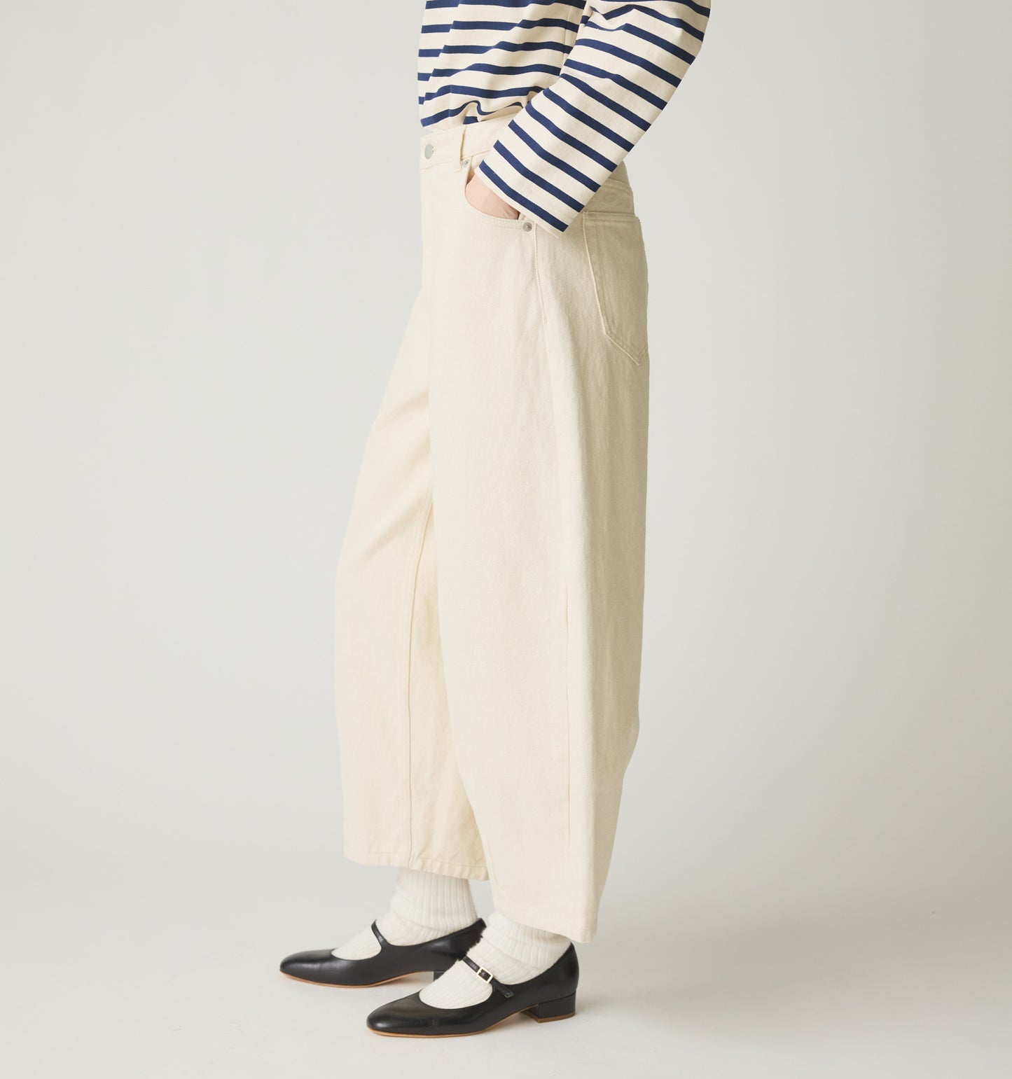 hi-waist curved denim