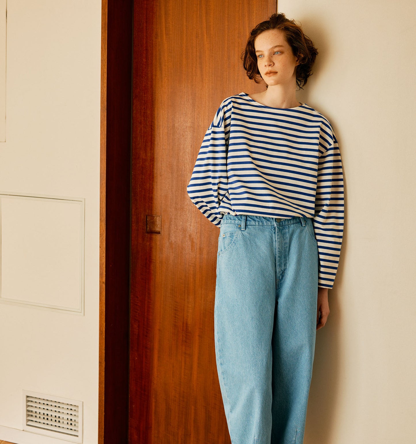 hi-waist curved denim