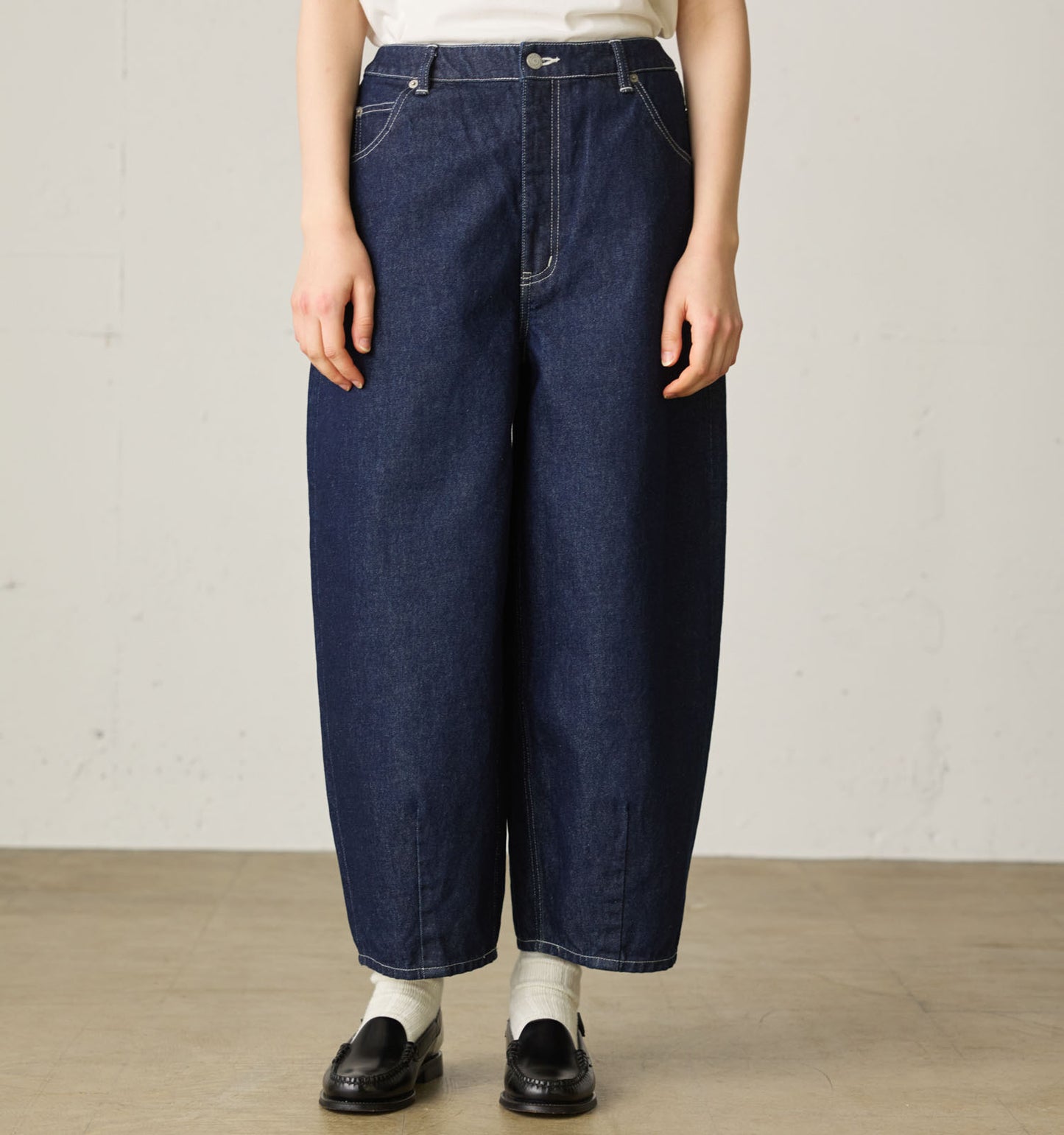 hi-waist curved denim