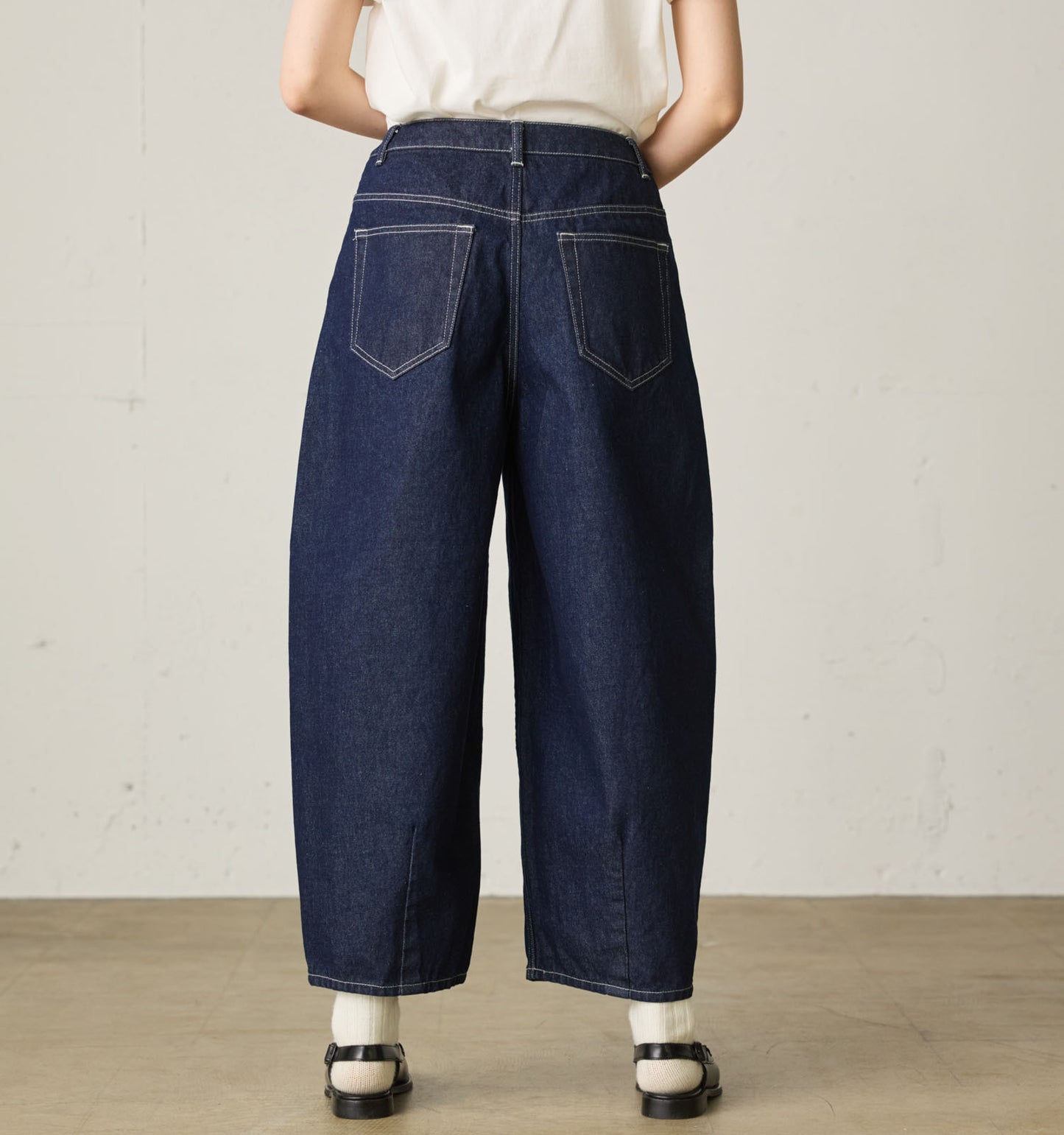 hi-waist curved denim