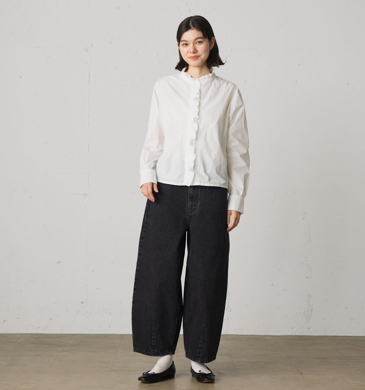 hi-waist curved denim