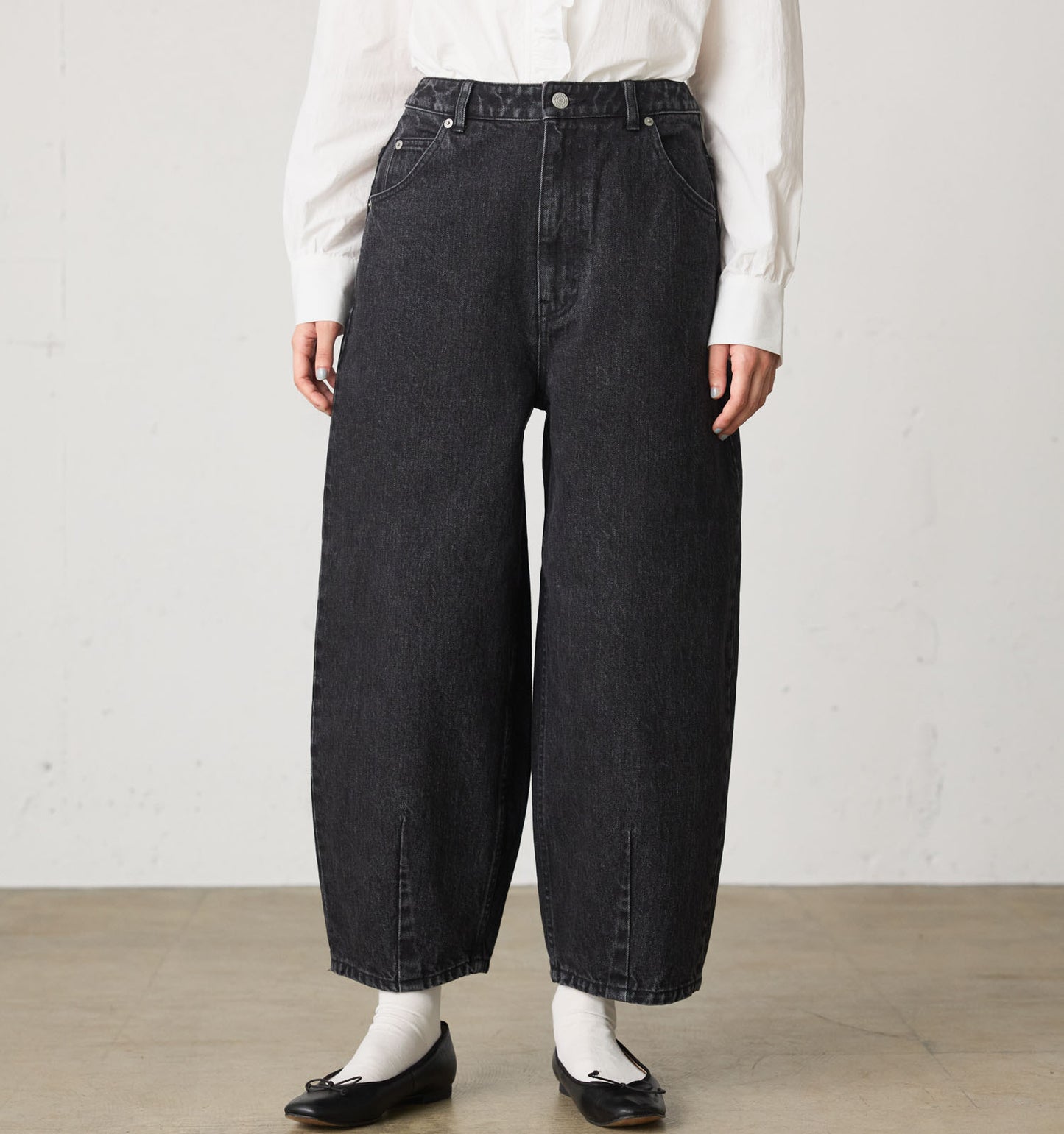 hi-waist curved denim