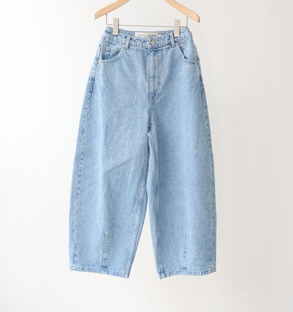 hi-waist curved denim