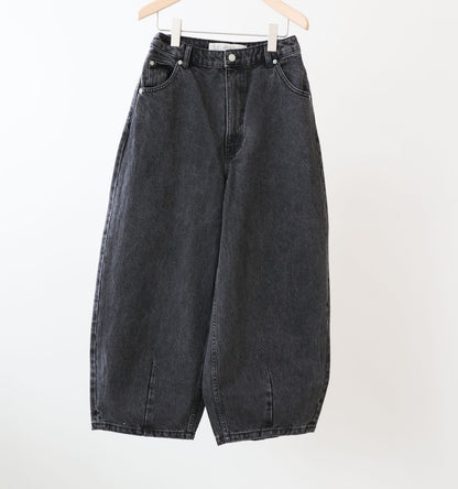 hi-waist curved denim