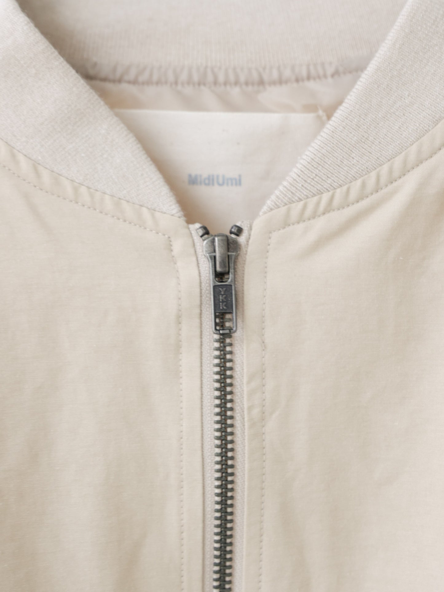 zip blouson
