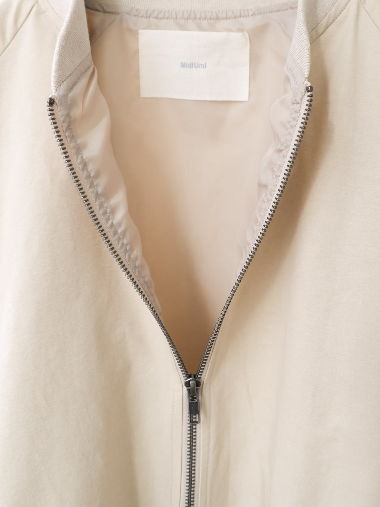 zip blouson
