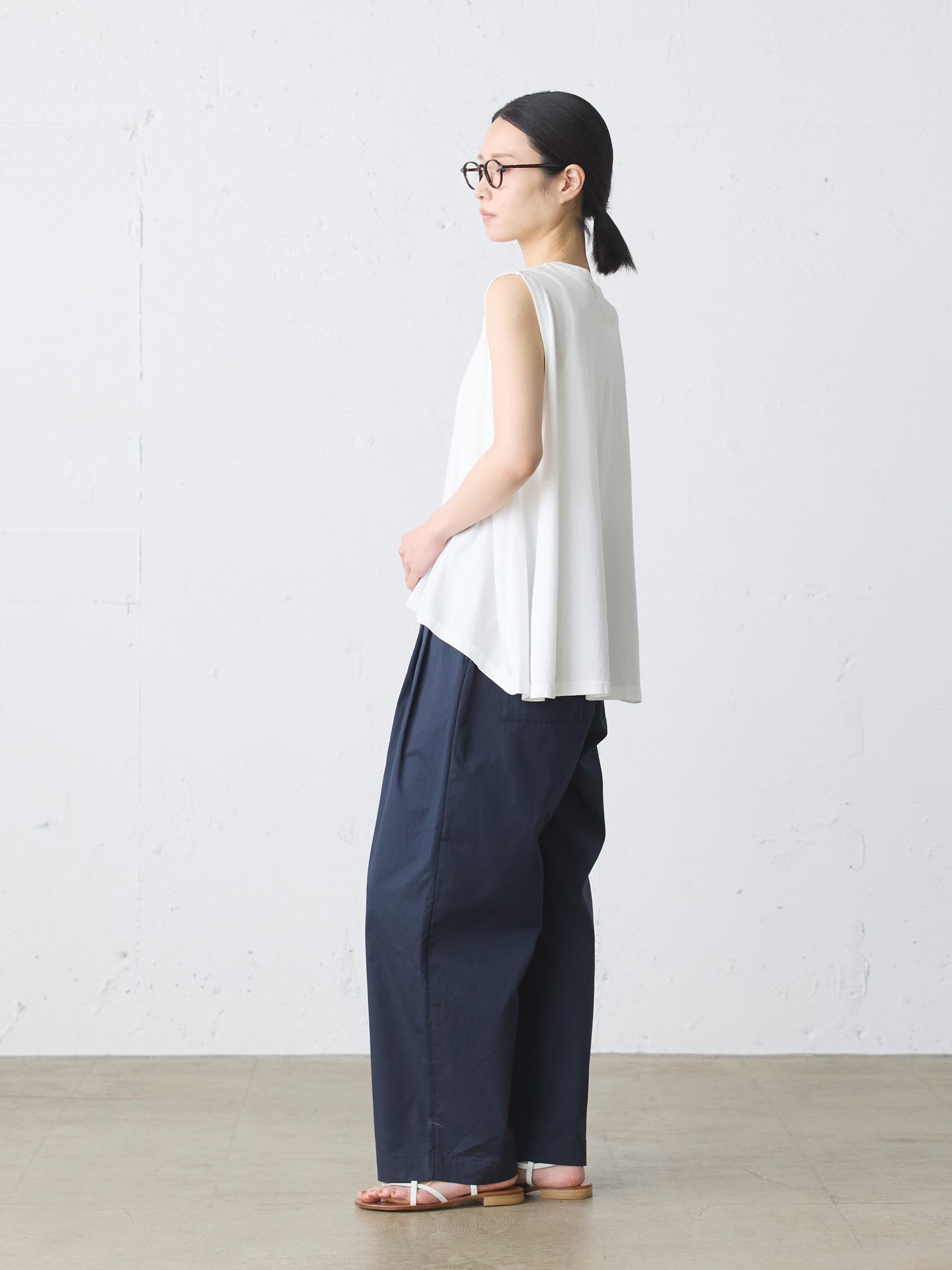 crew neck flare tank top