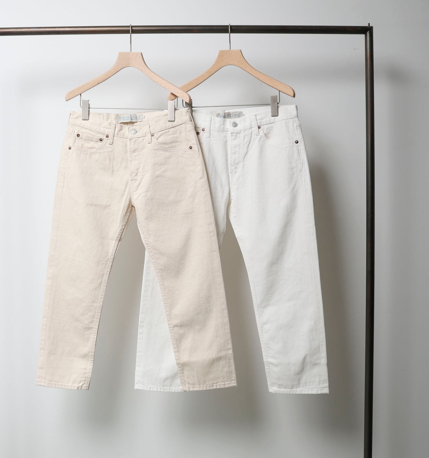 4/5 length white denim pants