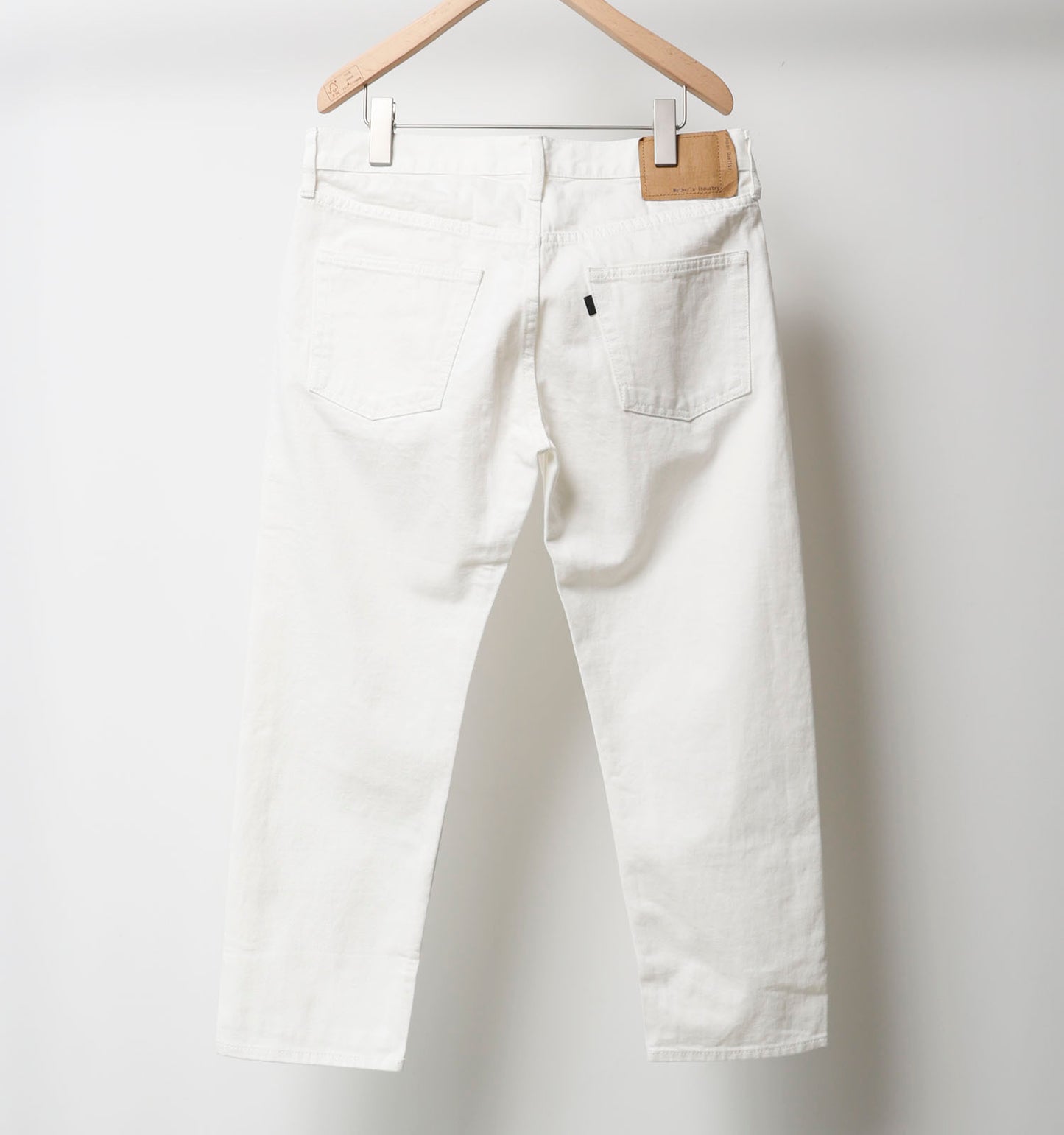 4/5 length white denim pants