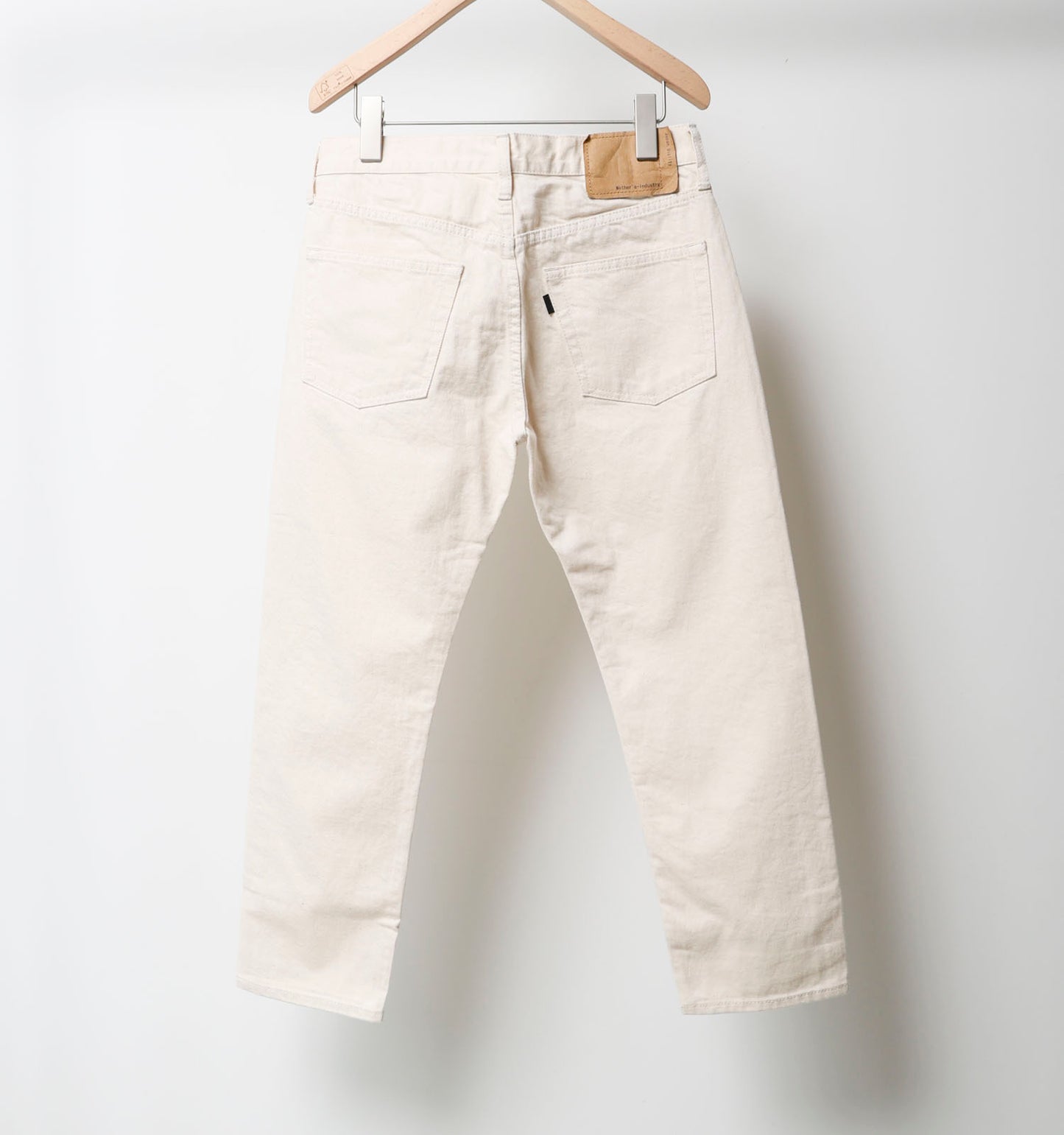 4/5 length white denim pants