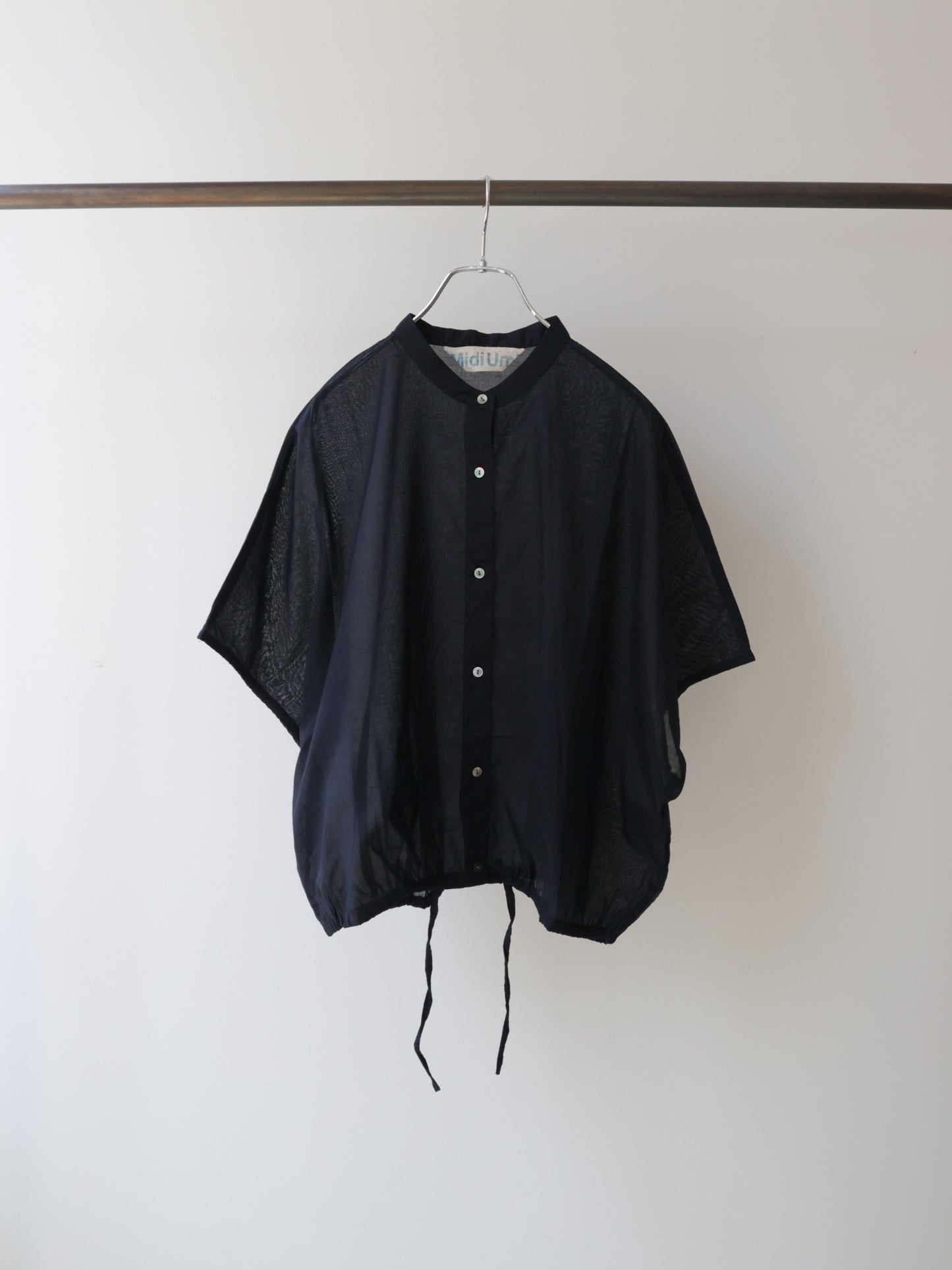 wide balloon shirt