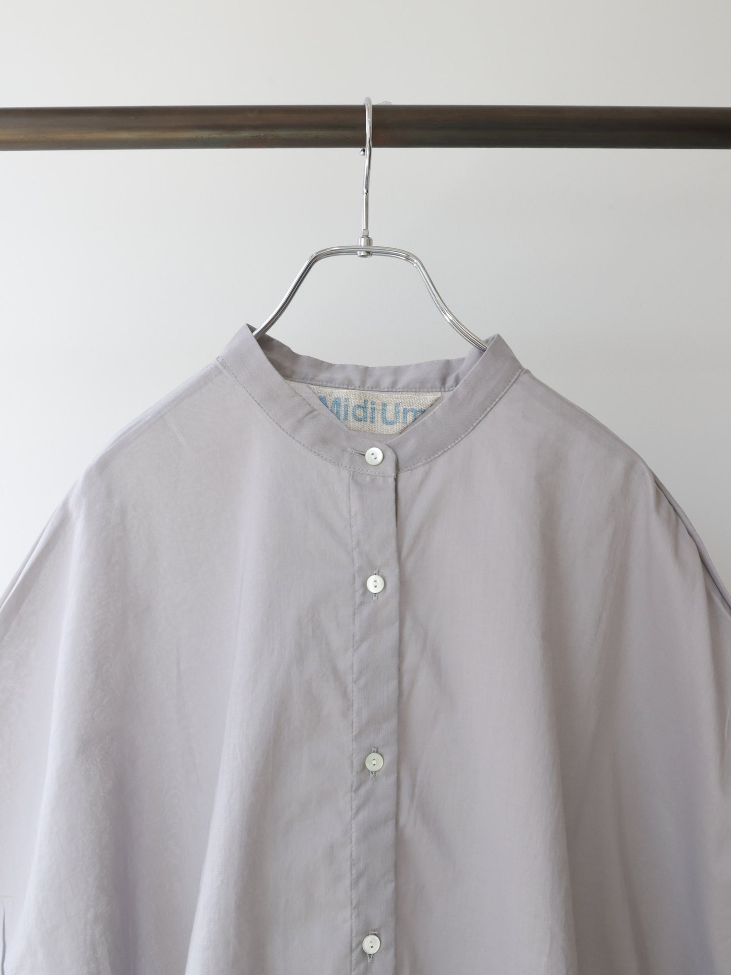 wide balloon shirt