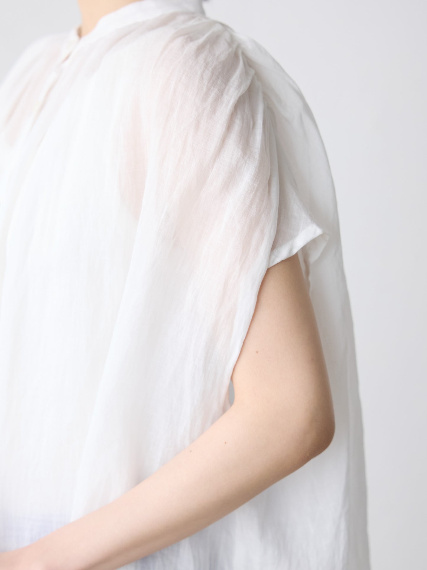 ramie gather nosleeve shirt