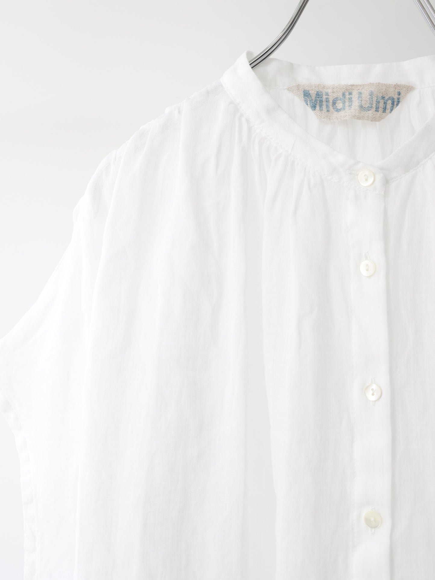 ramie gather nosleeve shirt