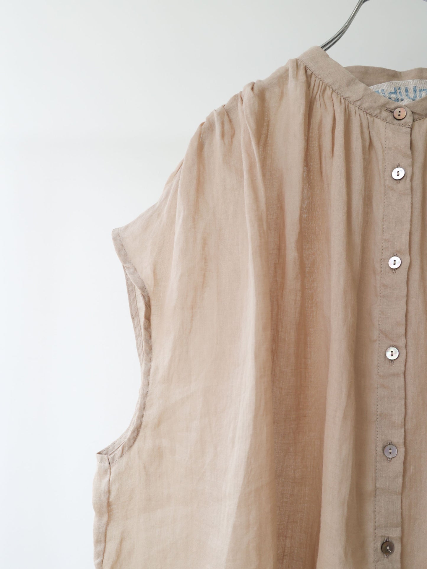 ramie gather nosleeve shirt