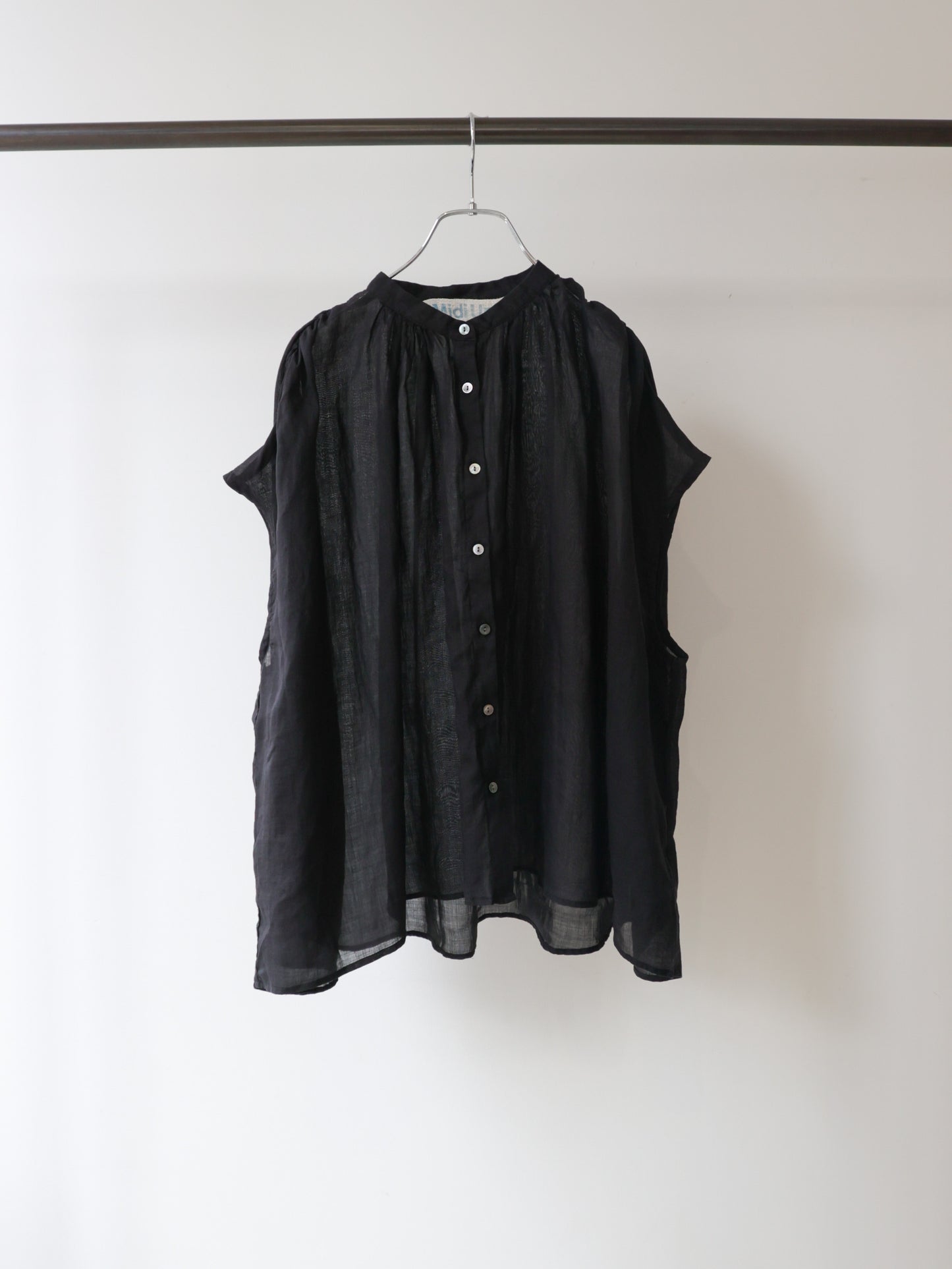 ramie gather nosleeve shirt