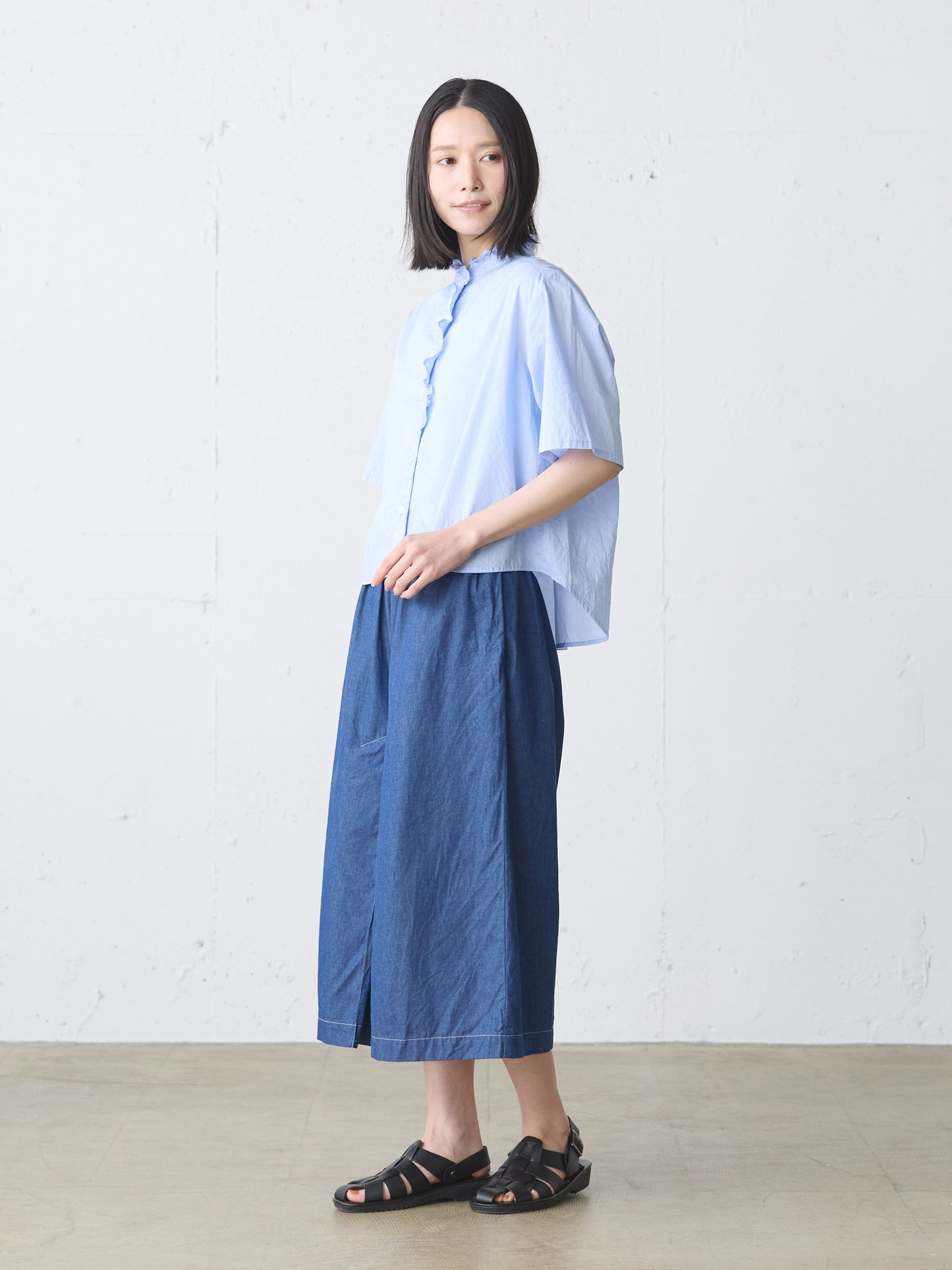 half sleeve front half frill shirt