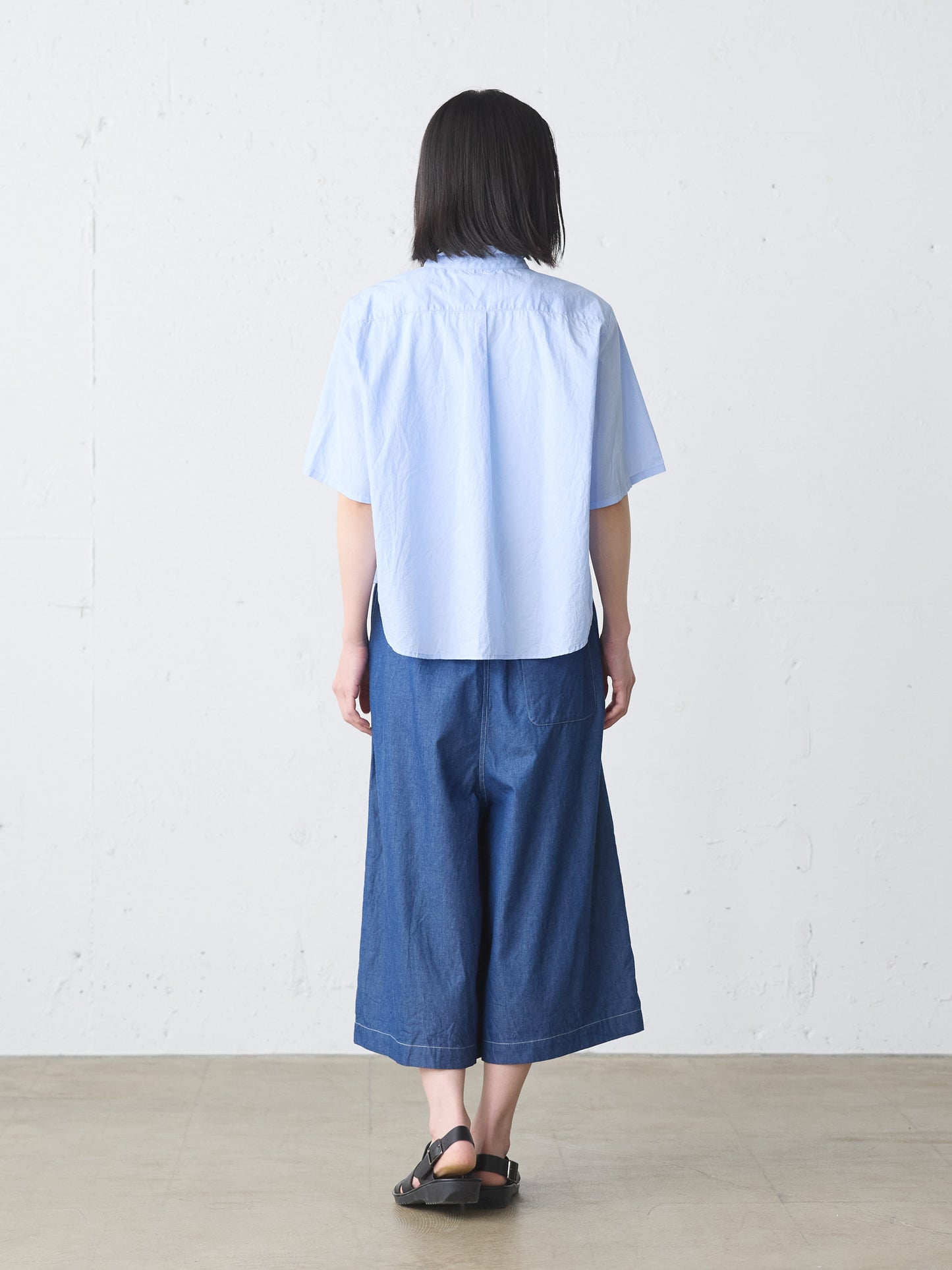 half sleeve front half frill shirt