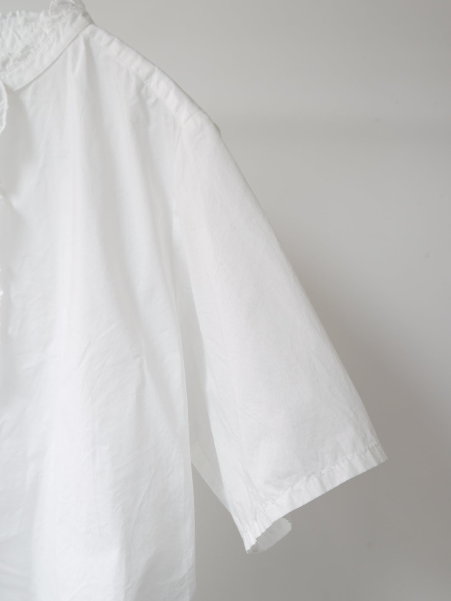 half sleeve front half frill shirt