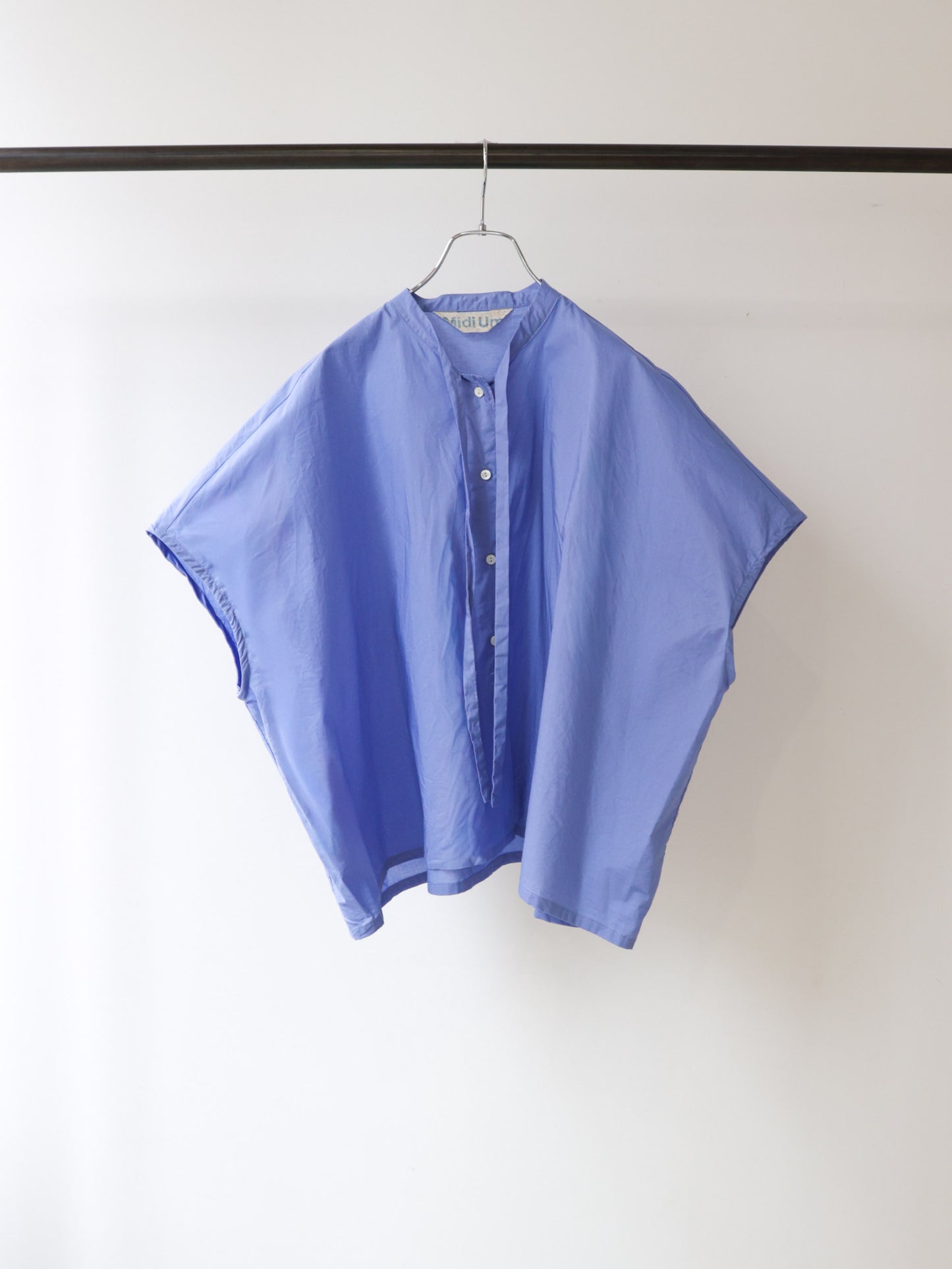 bow-tie wide shirt