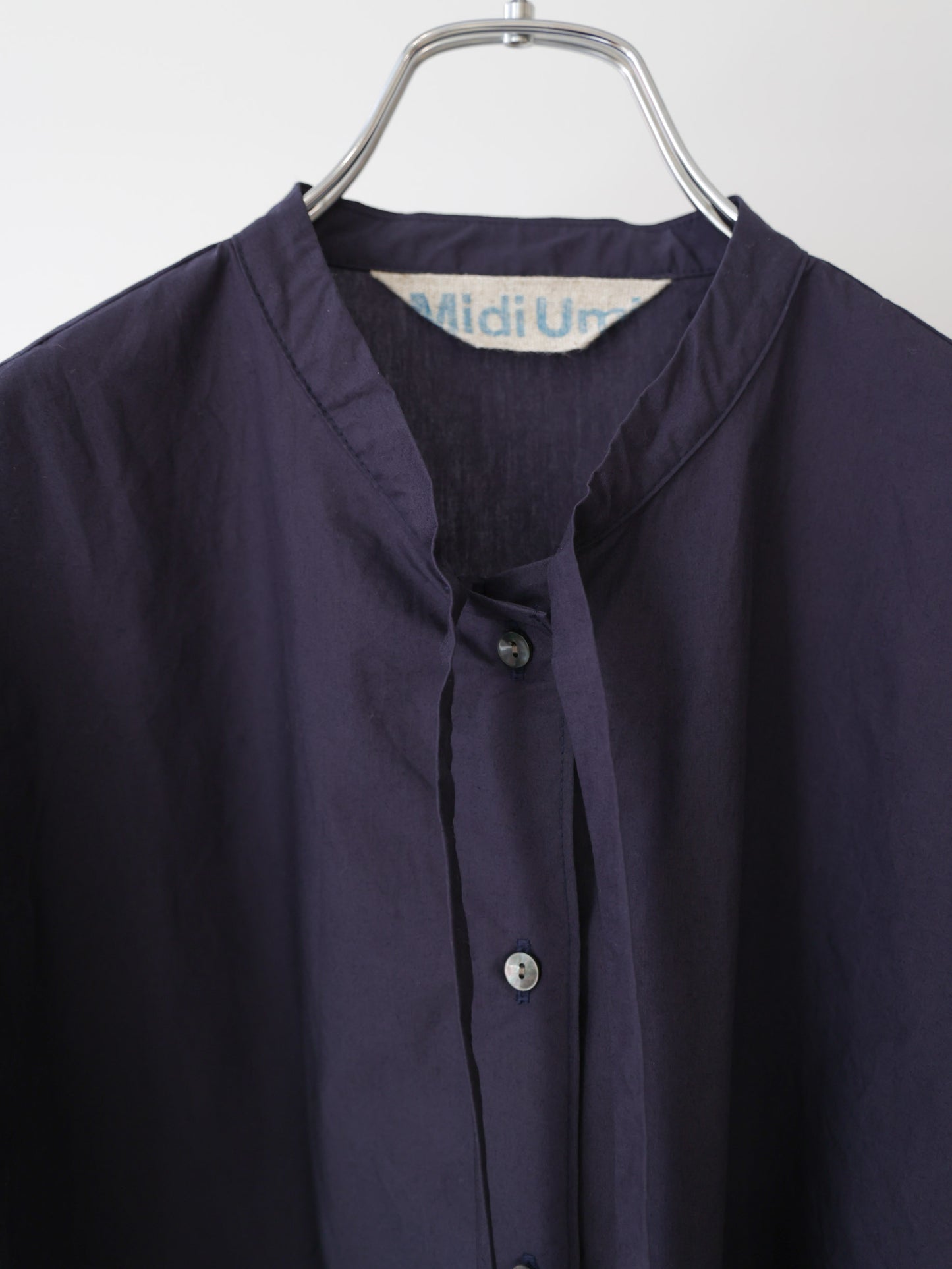 bow-tie wide shirt