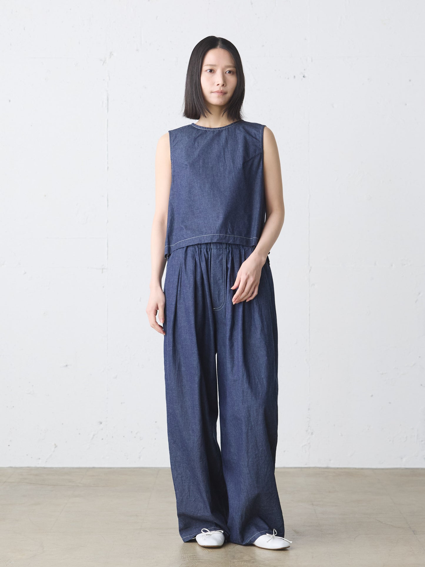 compact denim vest