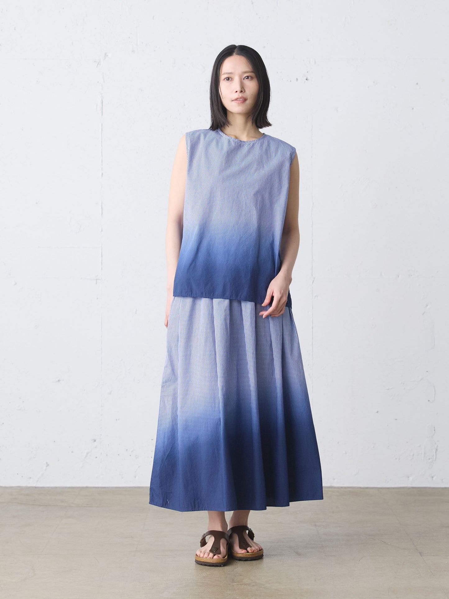 gradation dye nosleeve shirt