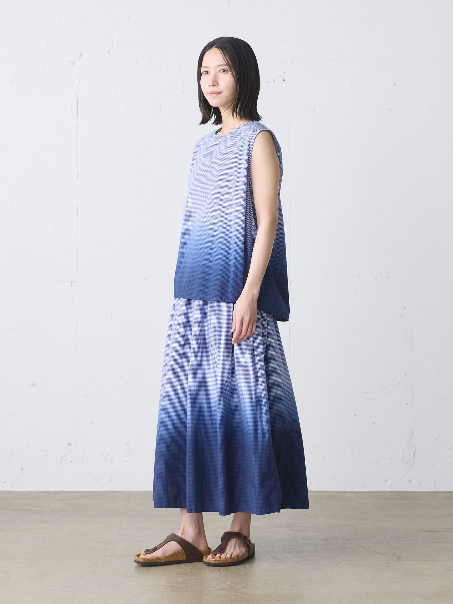 gradation dye nosleeve shirt